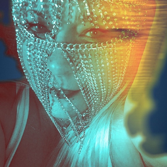 Custom Fashion Designer Farrah Nayka - Picture 2 of 16